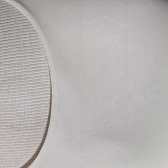 D. EXTERIOR women's fitter stretch top made in Italy. Cream color size large. - Picture 2 of 10